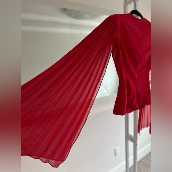 Shein solid pleated cloak sleeve top - Picture 3 of 4